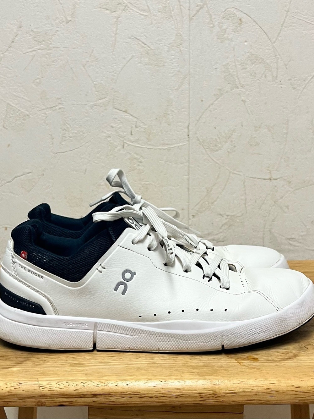 On Men's The Roger Advantage sneakers Sz 11